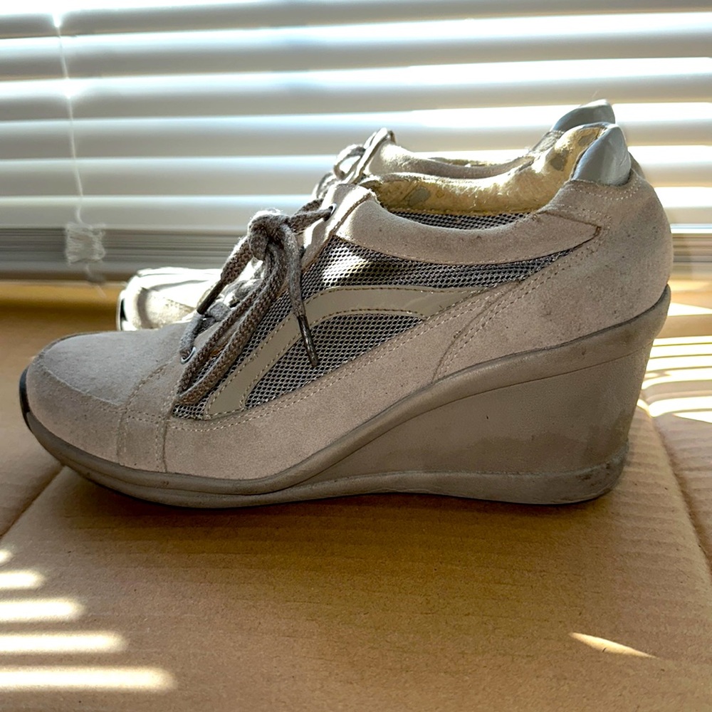Easy Spirit Beige Wedge Sneakers